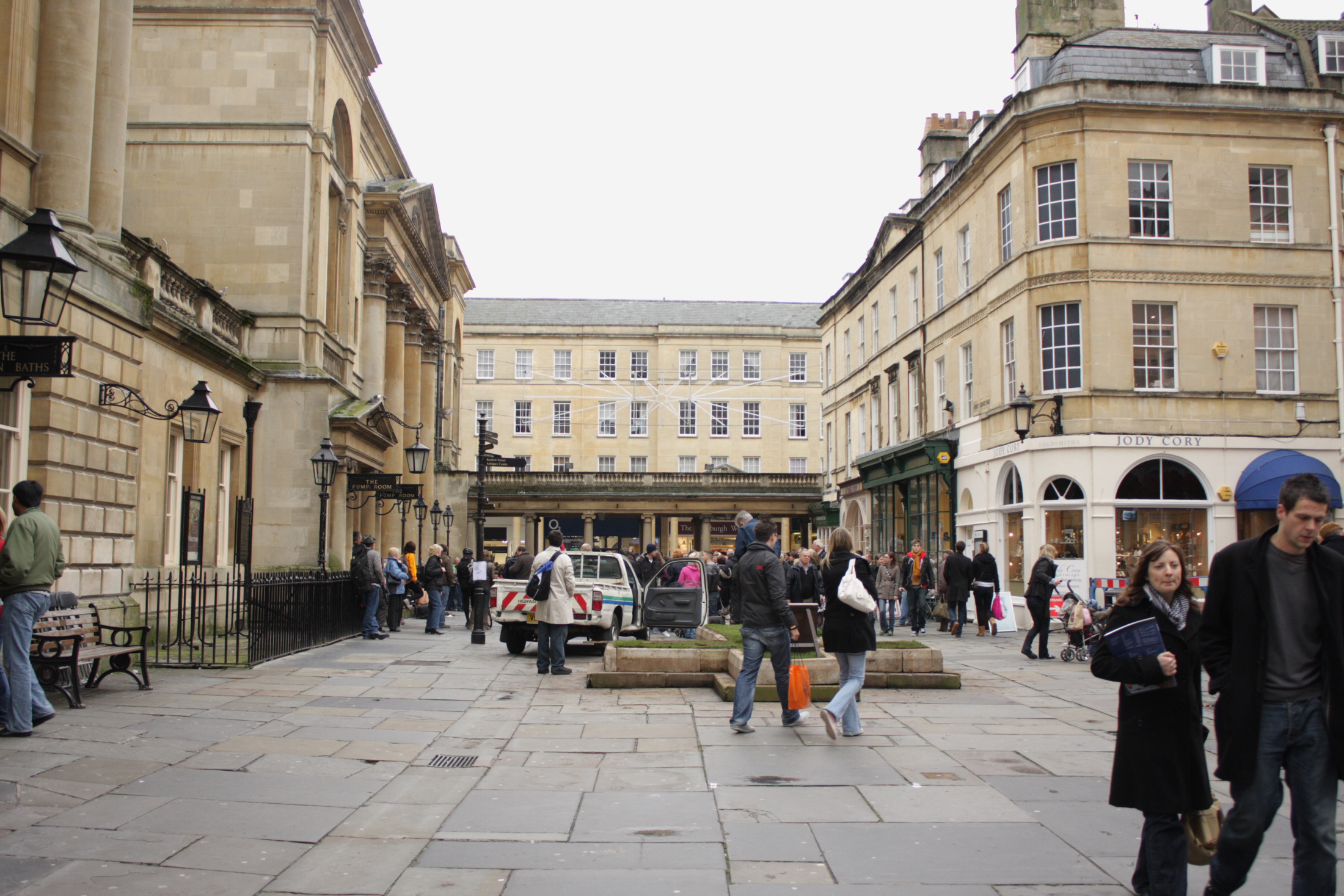 Central Bath, next to the Roman Baths